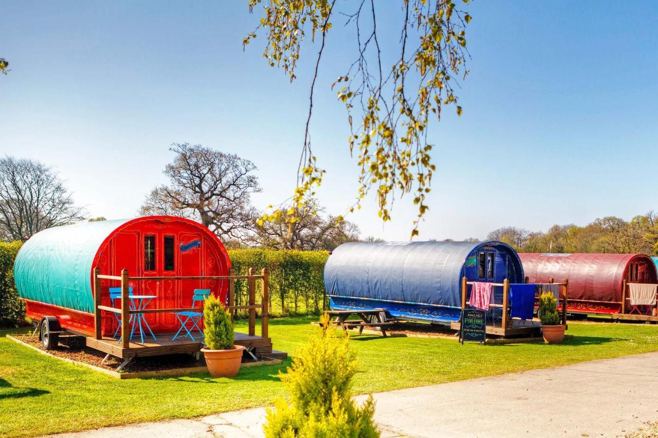 ホテル Glamping At South Lytchett Manor プール エクステリア 写真