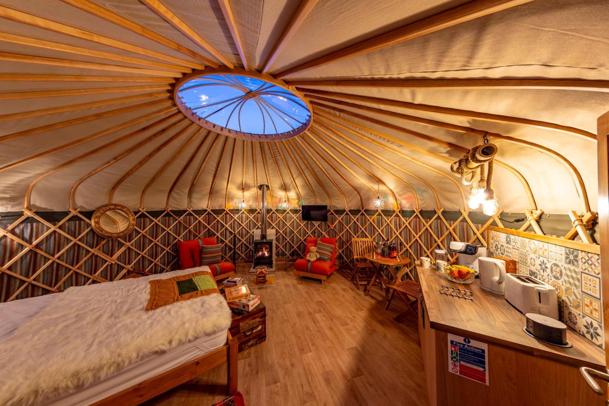 ホテル Glamping At South Lytchett Manor プール エクステリア 写真