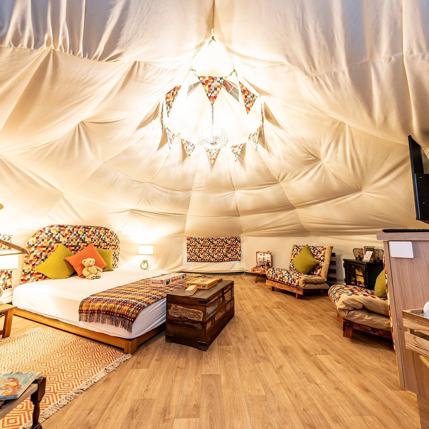 ホテル Glamping At South Lytchett Manor プール エクステリア 写真